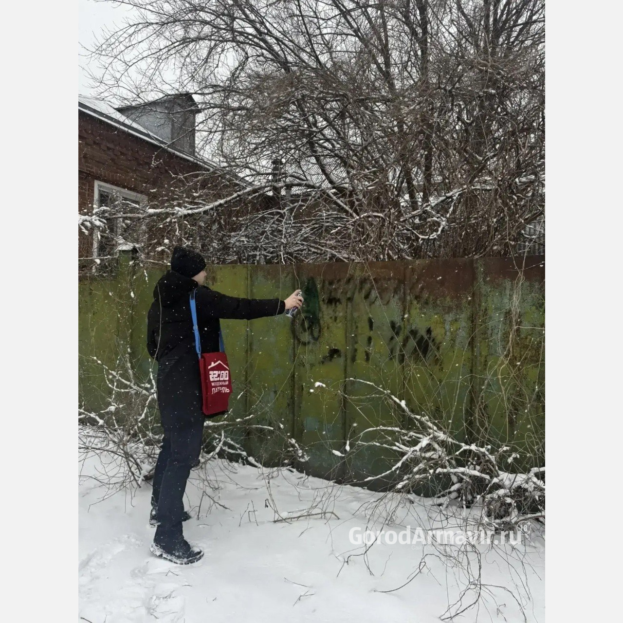 Волонтеры Армавира закрасили 17 наркотрафаретов 