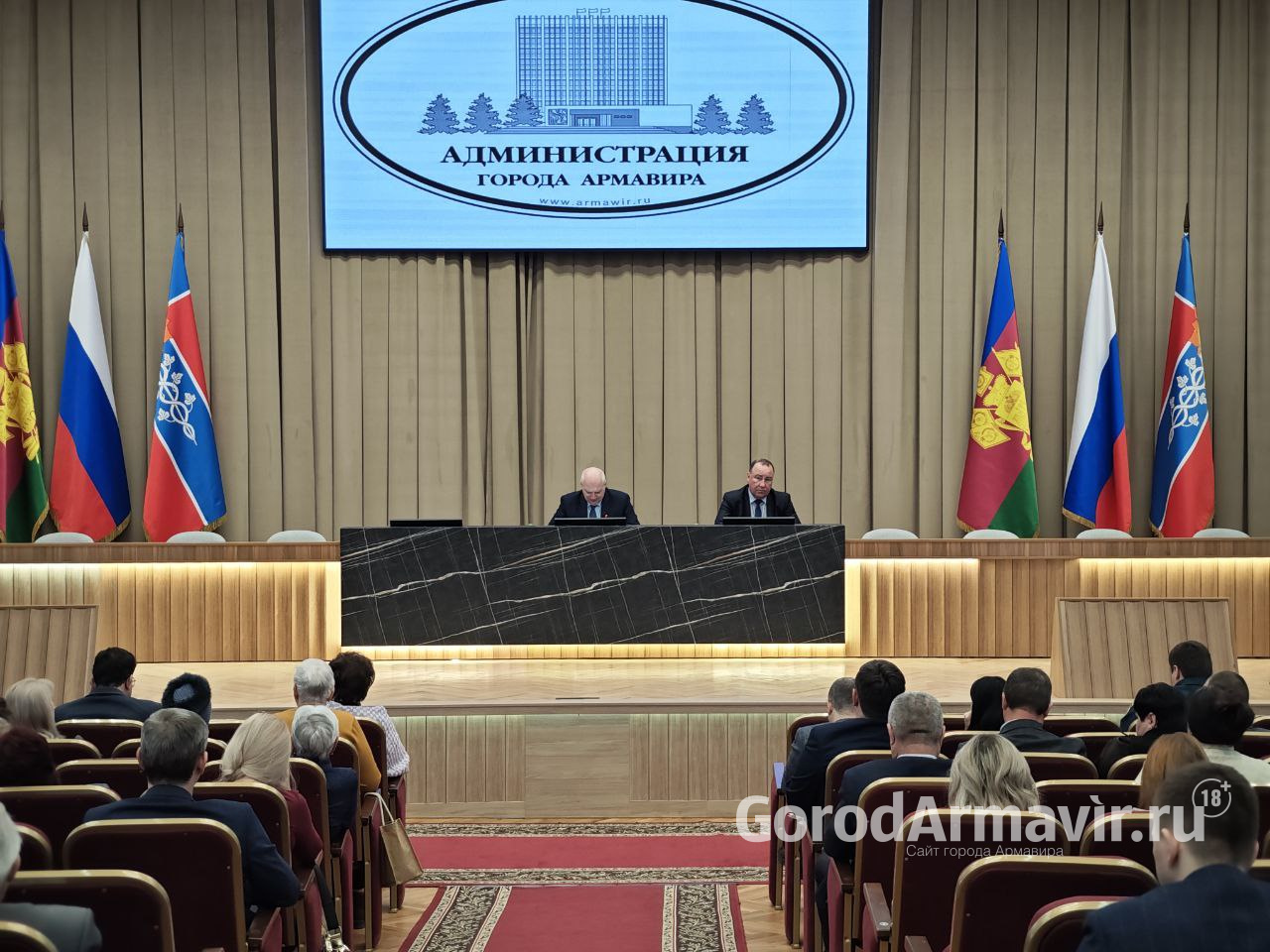 Проблема захламления мусорных площадок стала главной темой обсуждения на Дне общественности 