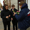 В Армавире представители активной молодежи поздравили женщин с 8 Марта