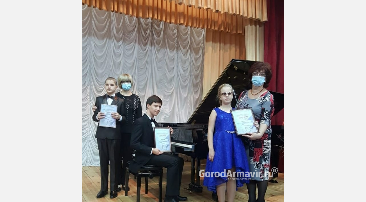 В музыкальной школе слепых и слабовидящих детей Армавира наградили победителей краевого конкурса