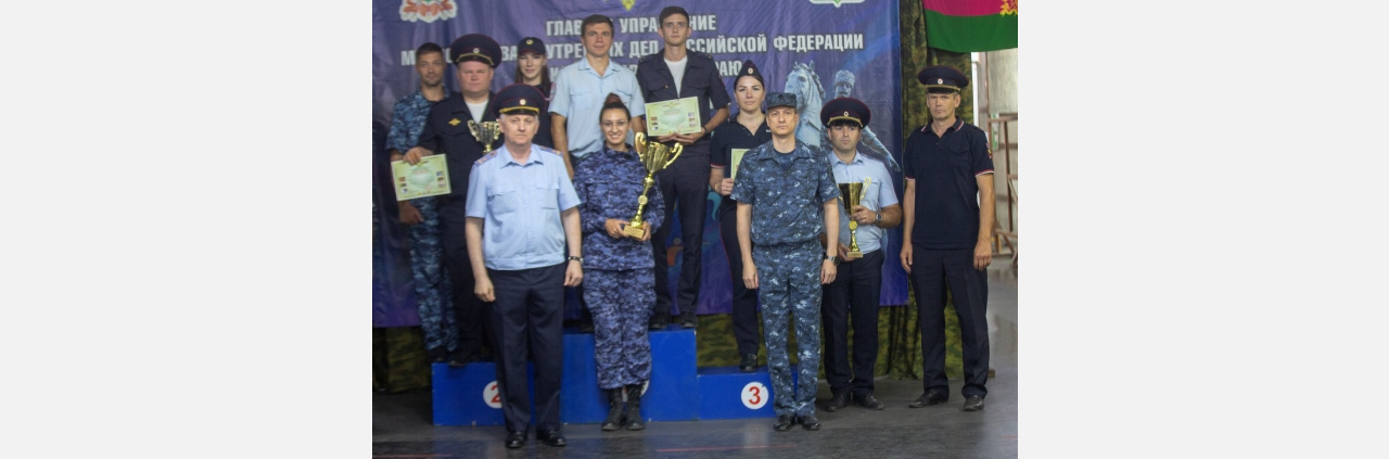 Полицейский Тимур Исаев из Армавира завоевал 4 призовых места в краевых соревнования по стрельбе 