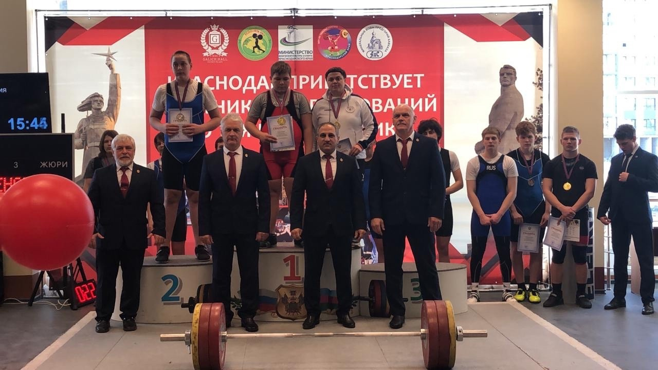 Два серебра: спортсмены из Армавира стали призерами Первенство Краснодарского края по тяжёлой атлетике