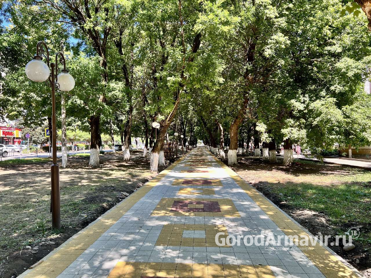 В Армавире сквер по улице Азовской украсят 6000 кв метров озеленения и новый тротуар